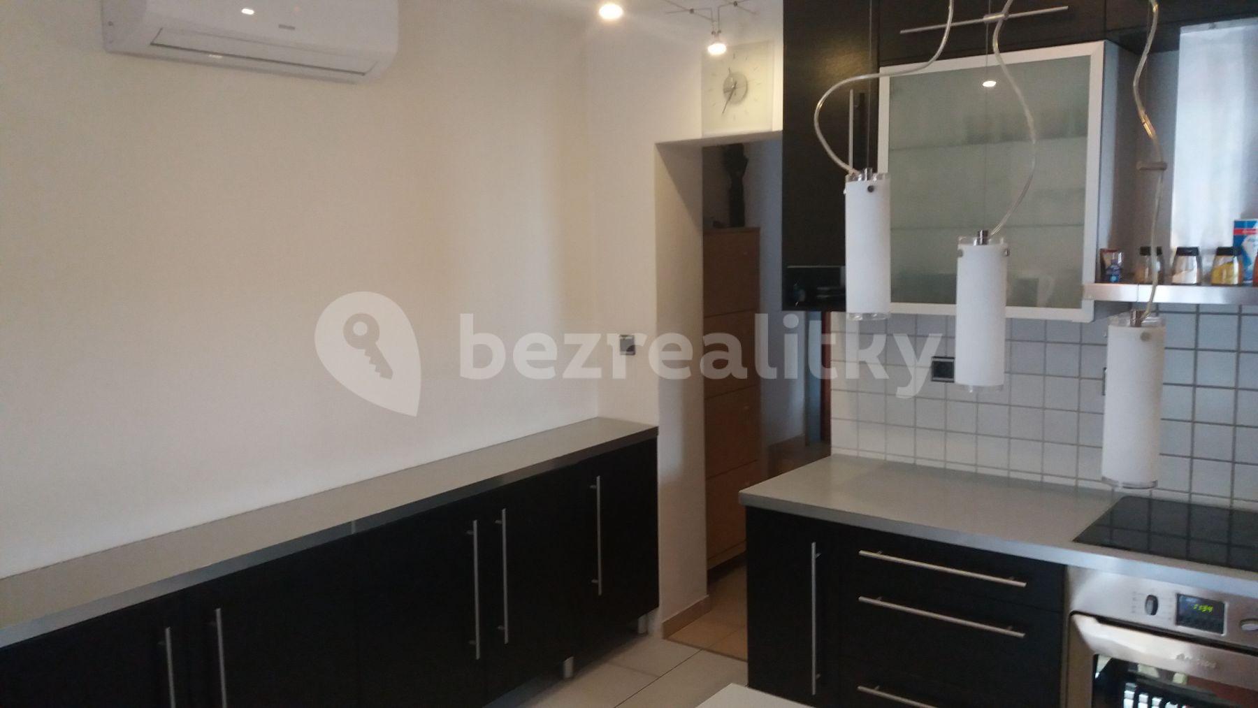 Pronájem bytu 1+1 32 m², Lípová, Ostopovice, Jihomoravský kraj