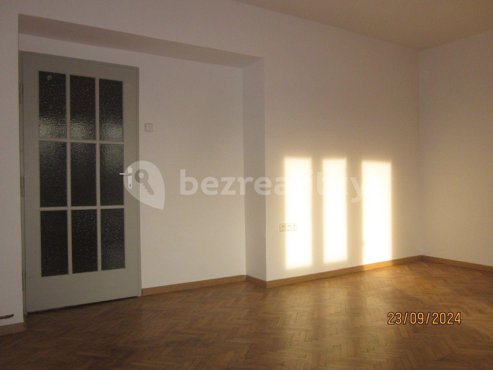 Pronájem bytu Garsoniéra 39 m², 5. května, Praha, Praha