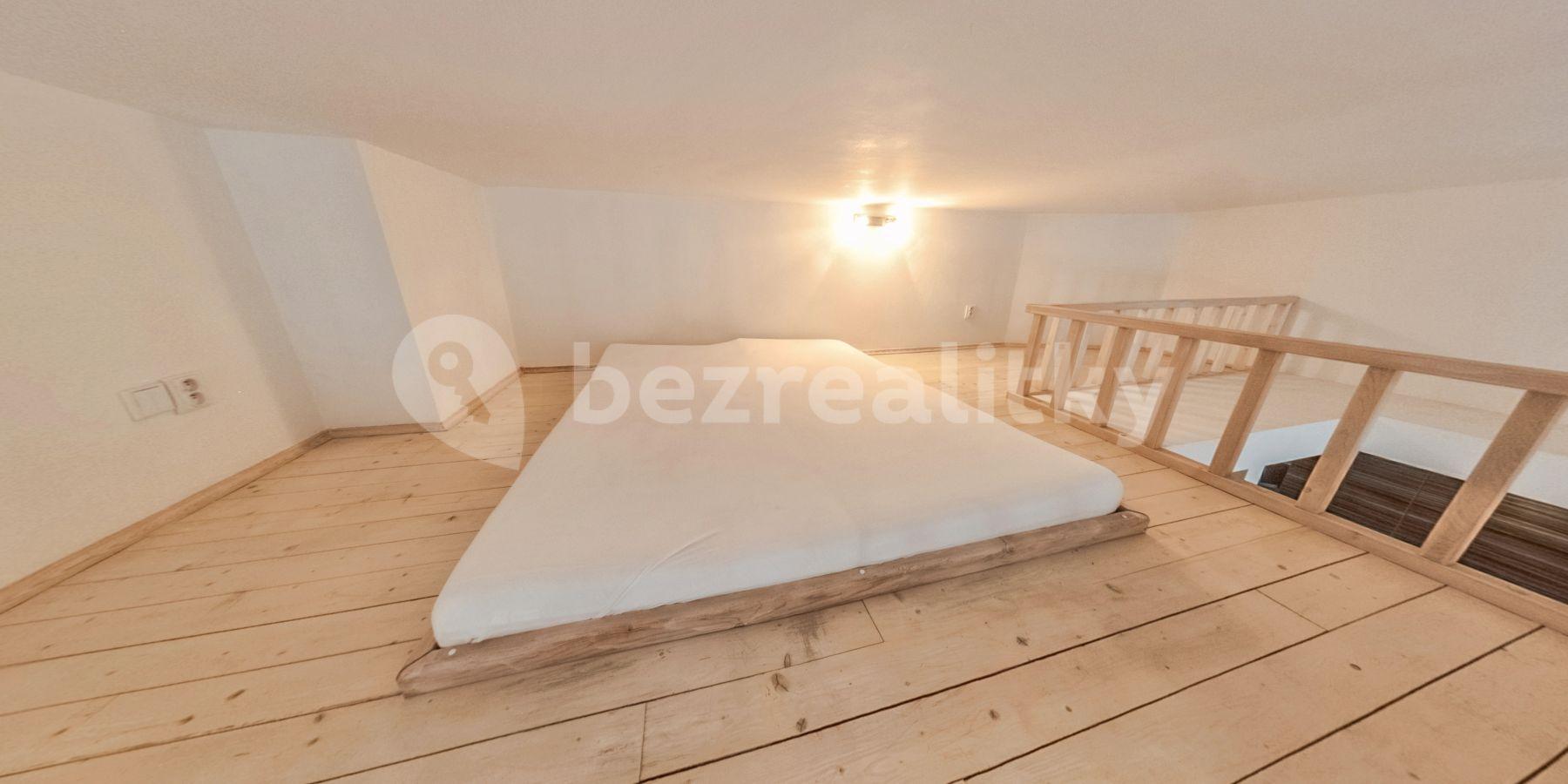 Pronájem bytu 1+kk 50 m², Špitálská, Hradec Králové, Královéhradecký kraj