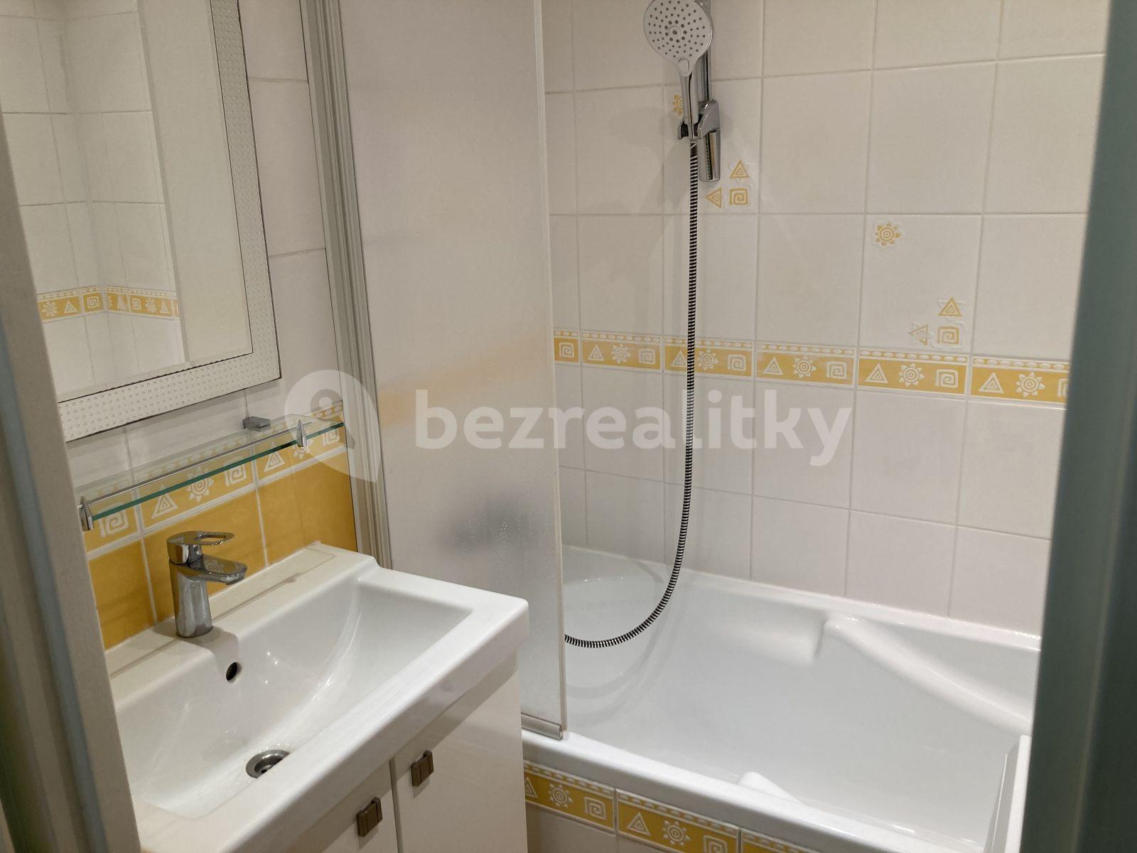 Pronájem bytu 1+1 37 m², Troilova, Praha, Praha