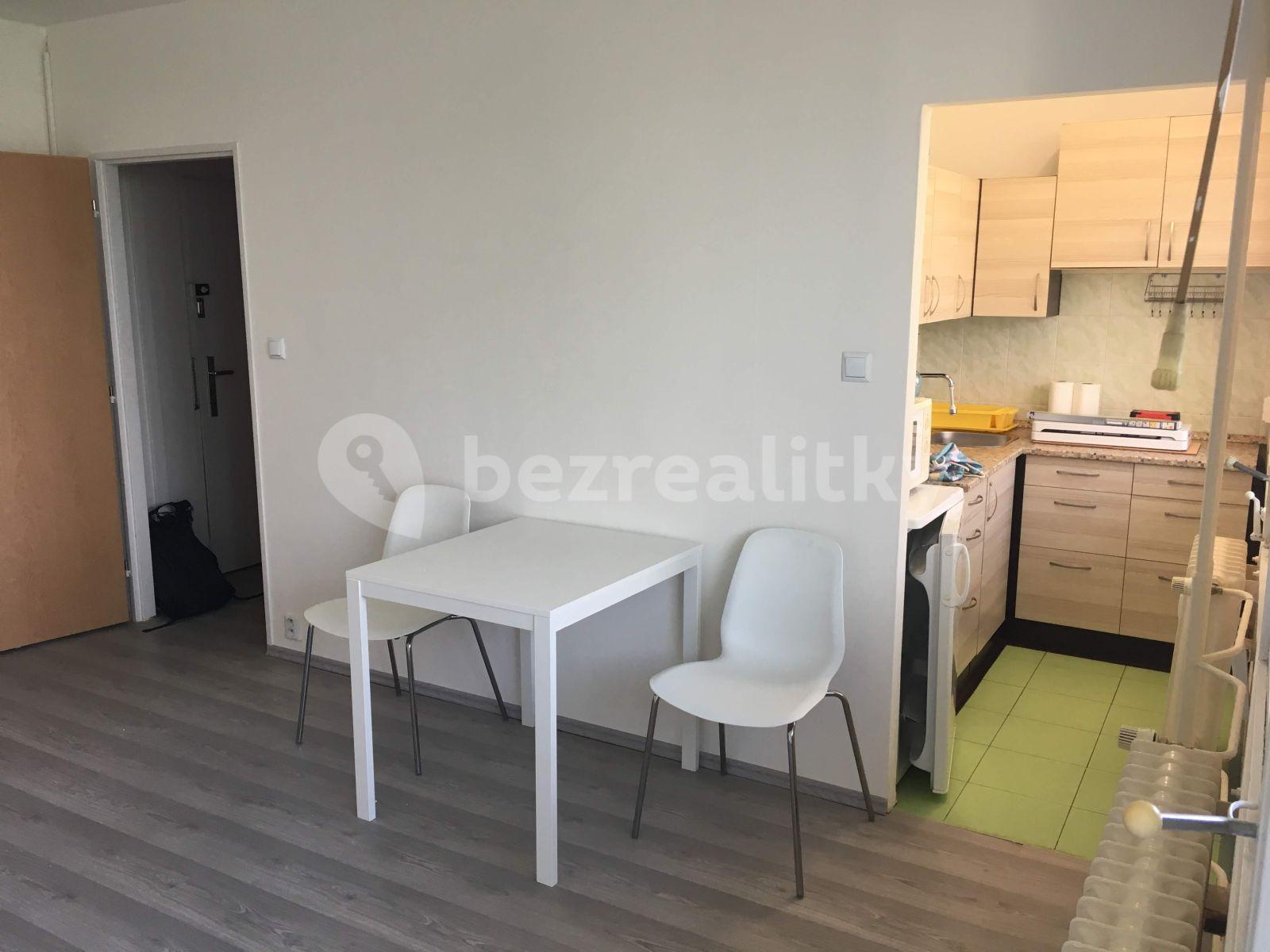 Pronájem bytu 1+kk 35 m², Milevská, Praha, Praha