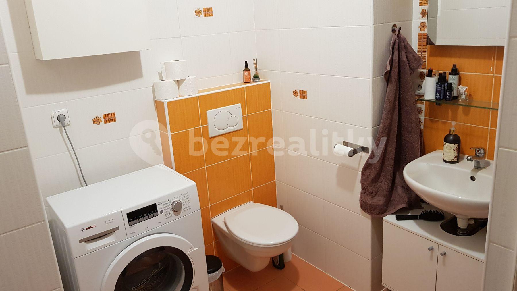 Pronájem bytu 2+1 62 m², Gen. Peřiny, Hustopeče, Jihomoravský kraj