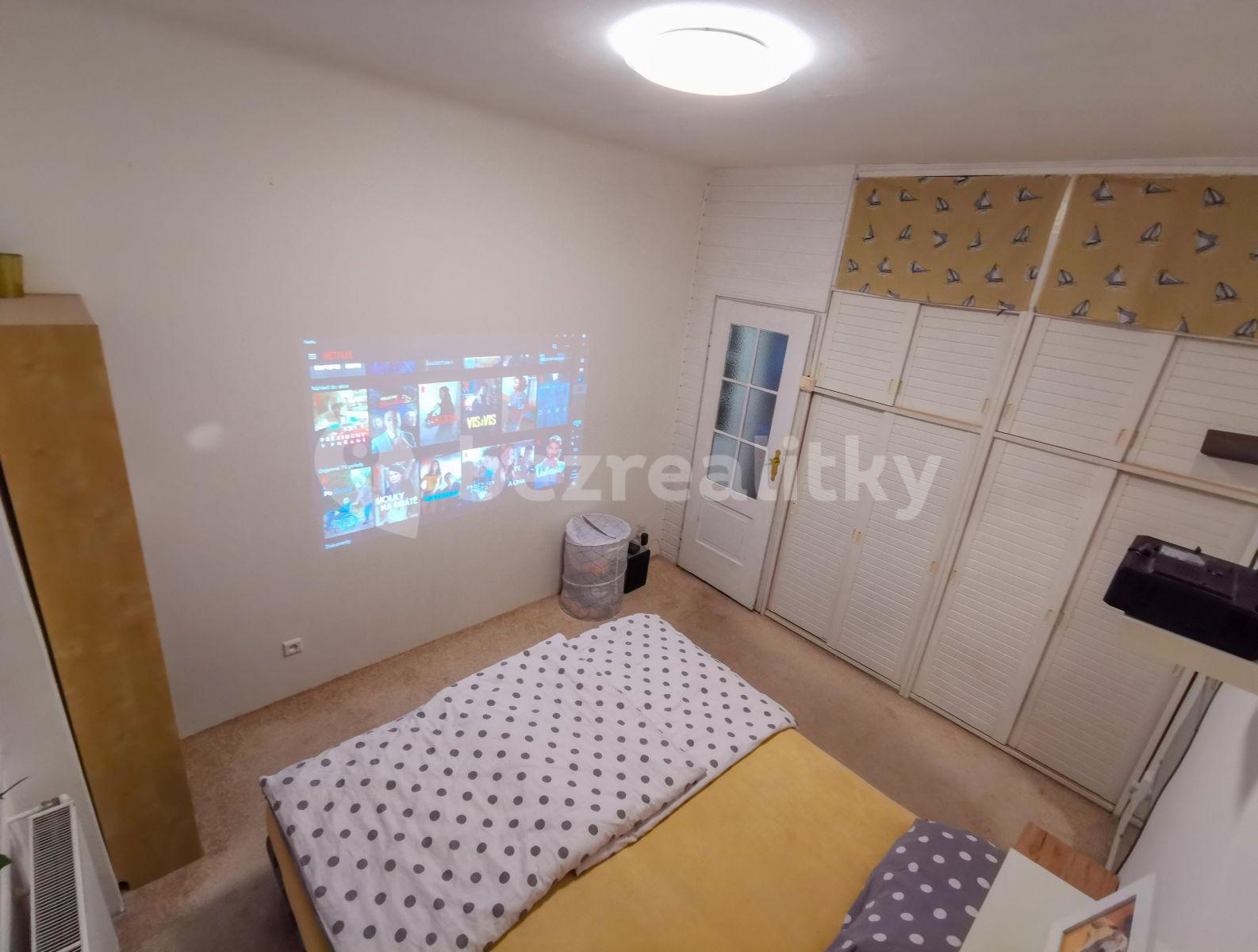 Pronájem bytu 2+1 55 m², Šaldova, Praha, Praha