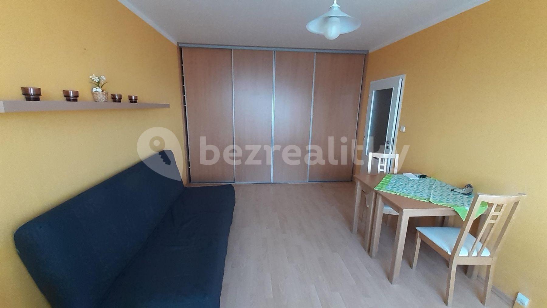 Pronájem bytu 1+kk 30 m², Mazurská, Praha, Praha