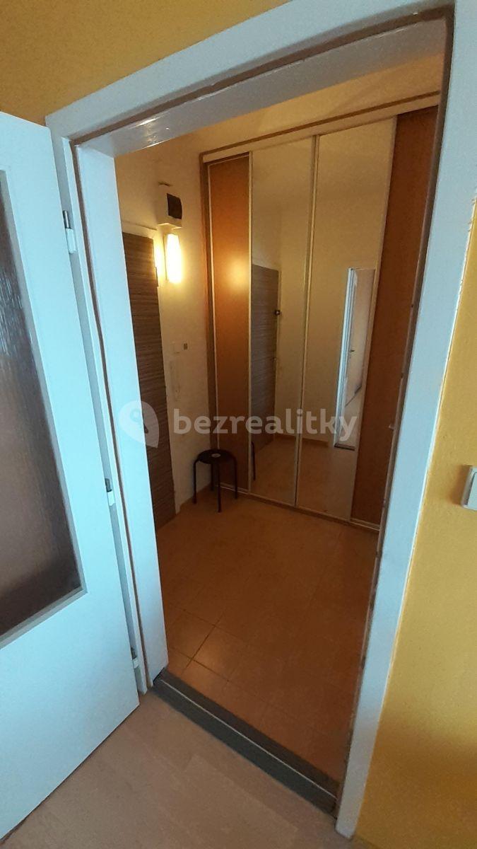 Pronájem bytu 1+kk 30 m², Mazurská, Praha, Praha