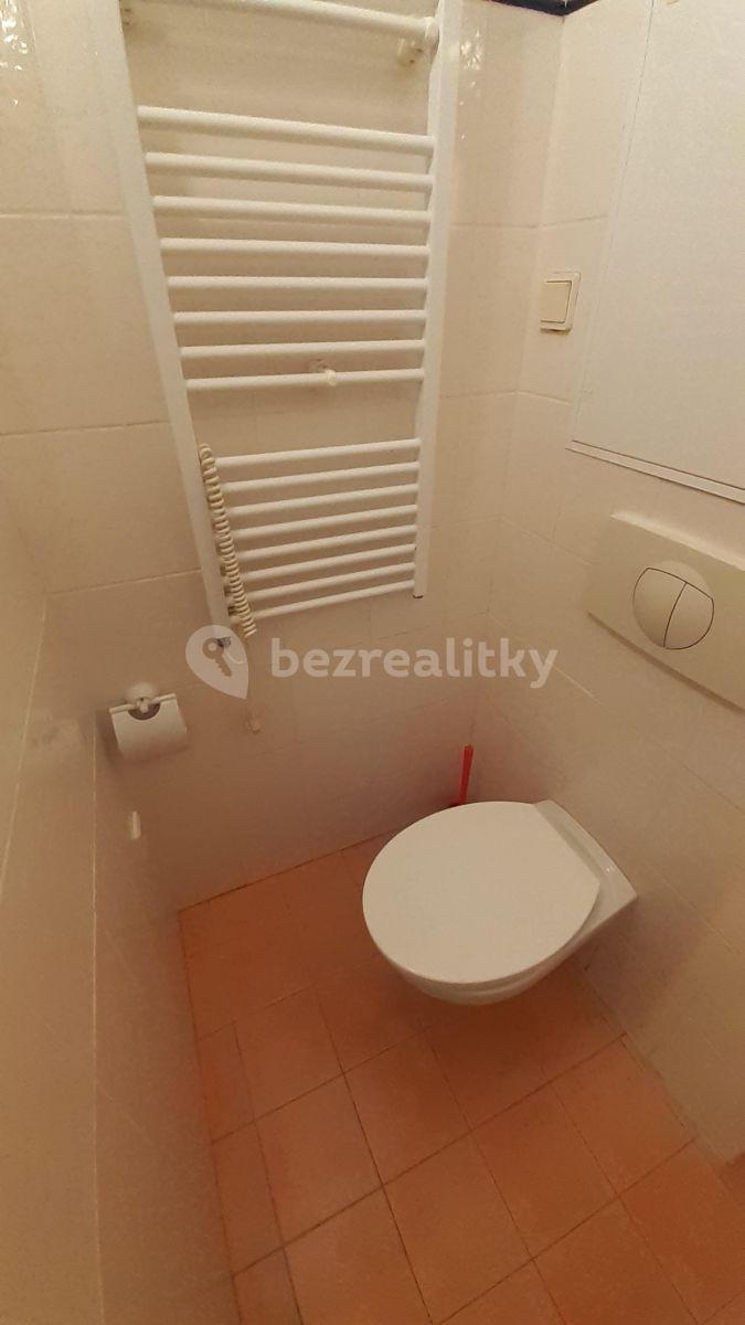 Pronájem bytu 1+kk 30 m², Mazurská, Praha, Praha