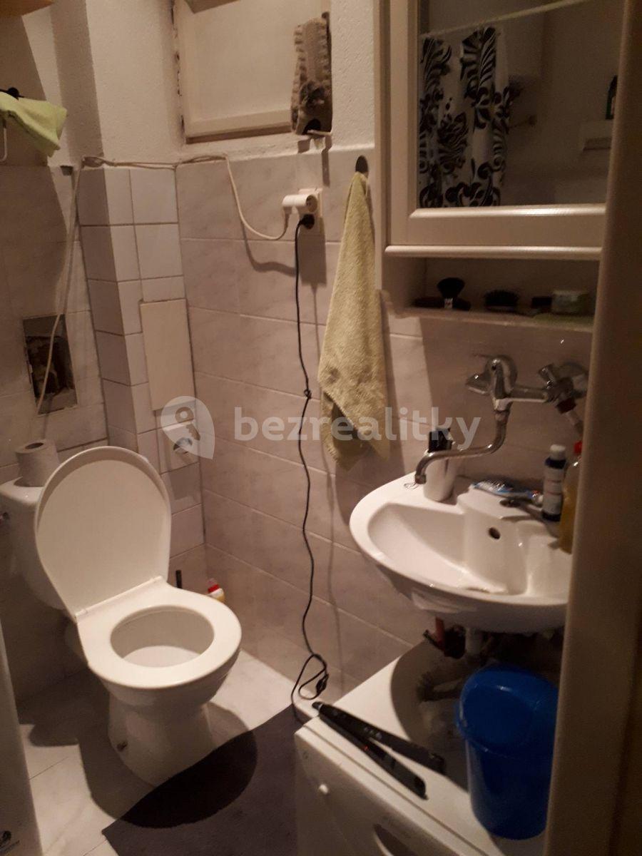 Pronájem bytu 1+kk 26 m², Kolbenova, Praha, Praha