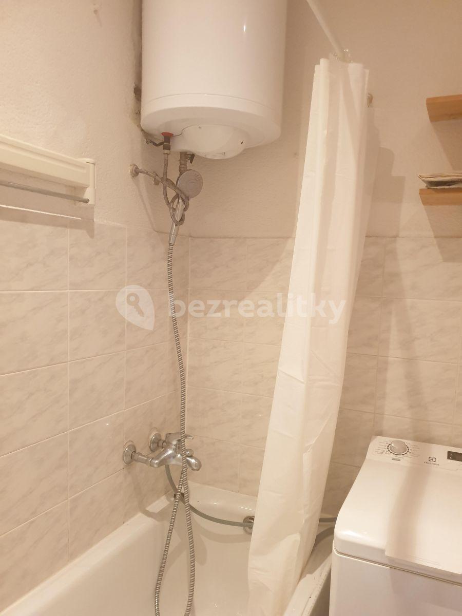 Pronájem bytu 1+kk 26 m², Kolbenova, Praha, Praha