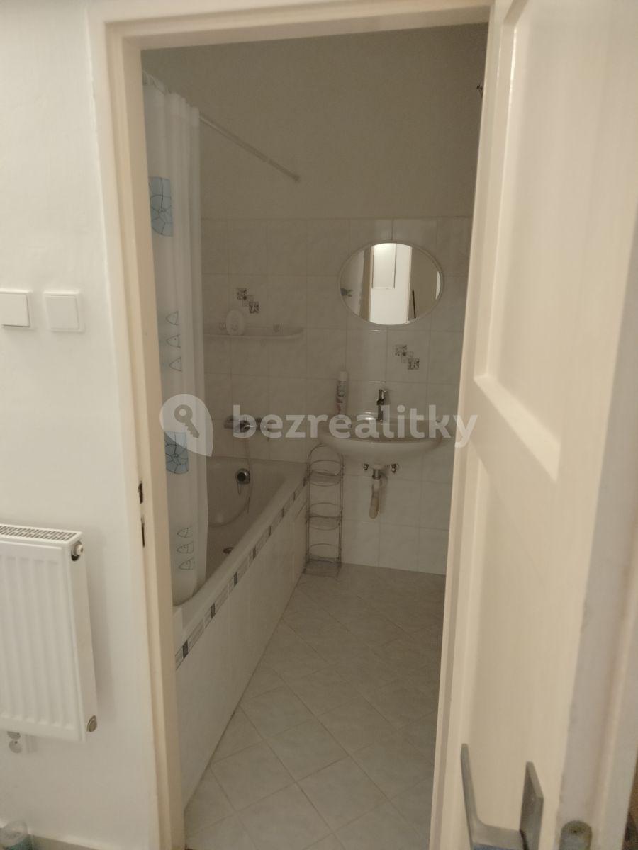 Pronájem bytu 2+1 60 m², Amurská, Praha, Praha