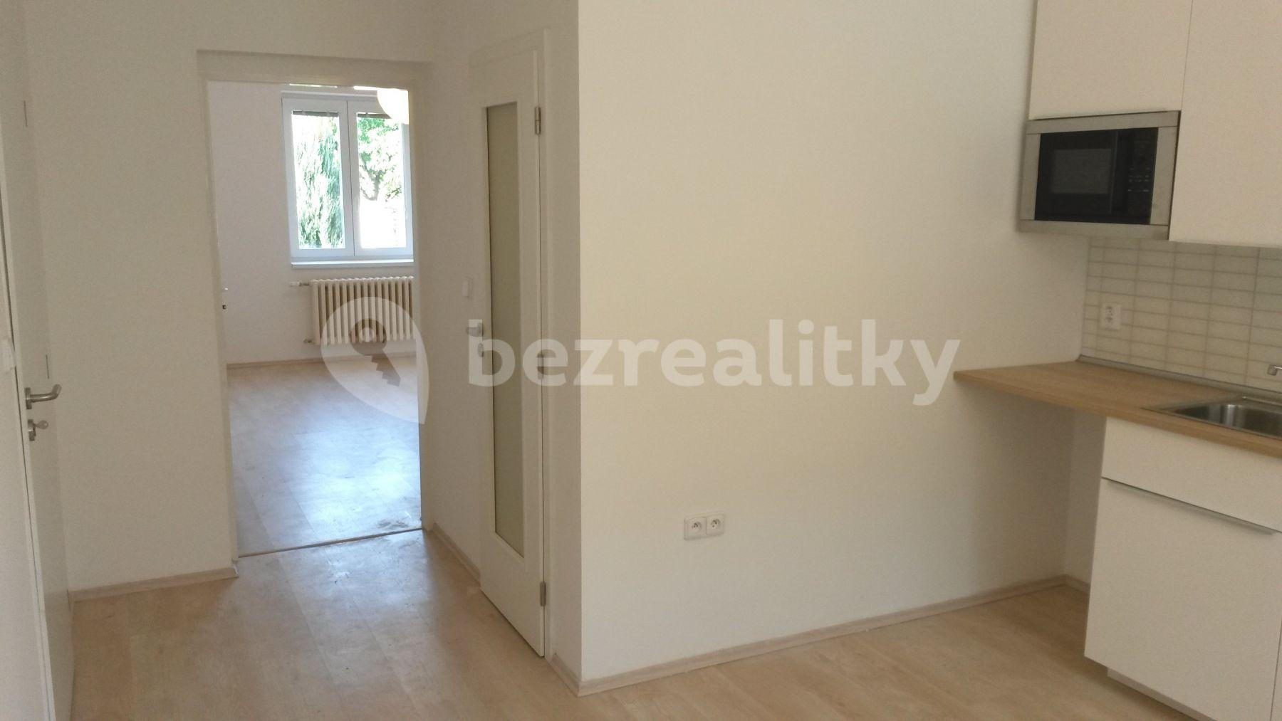 Pronájem bytu 1+1 35 m², V Ráji, Pardubice, Pardubický kraj