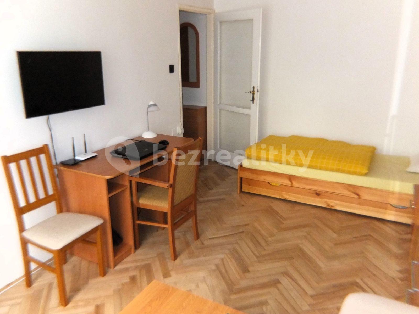 Pronájem bytu 1+kk 24 m², Nad Kajetánkou, Praha, Praha