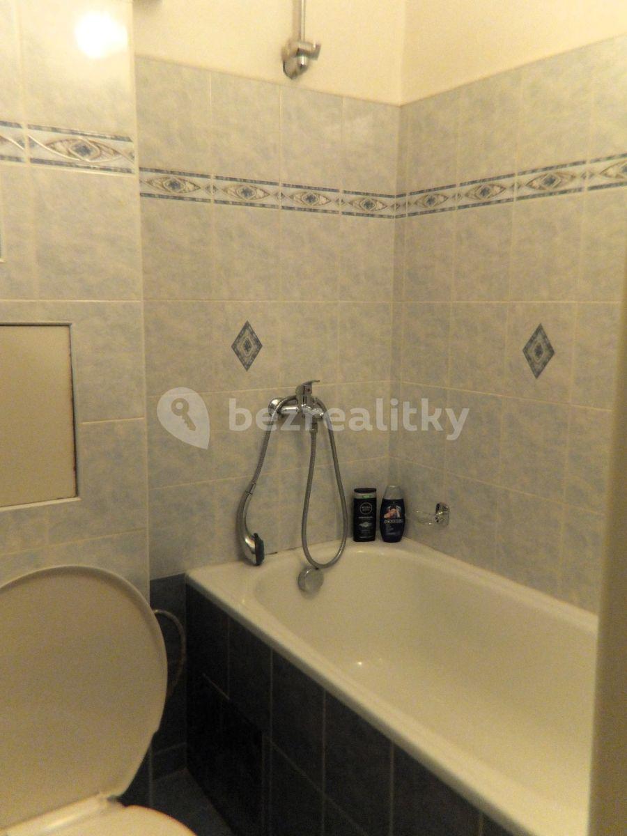 Pronájem bytu 1+kk 24 m², Nad Kajetánkou, Praha, Praha