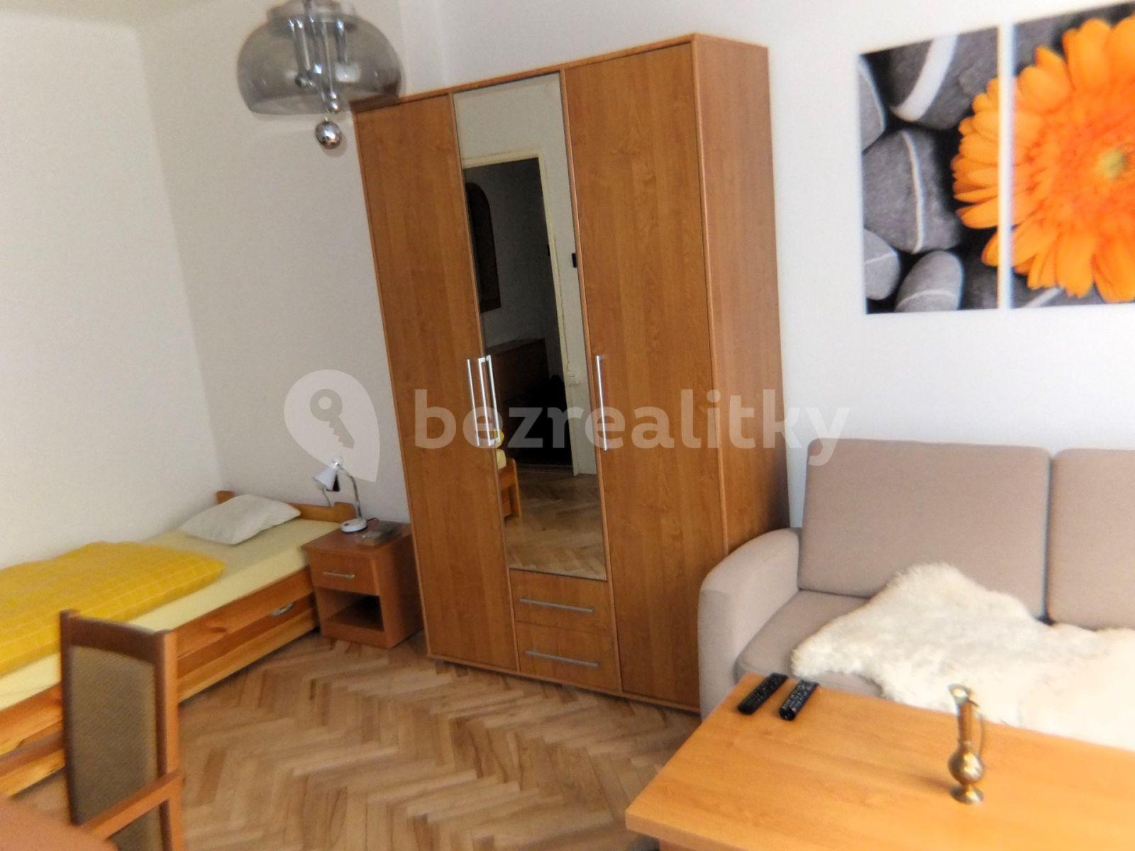 Pronájem bytu 1+kk 24 m², Nad Kajetánkou, Praha, Praha