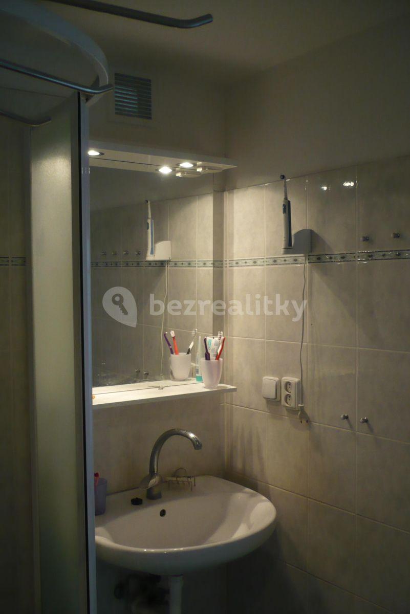 Pronájem bytu 3+1 60 m², Veltruská, Praha, Praha