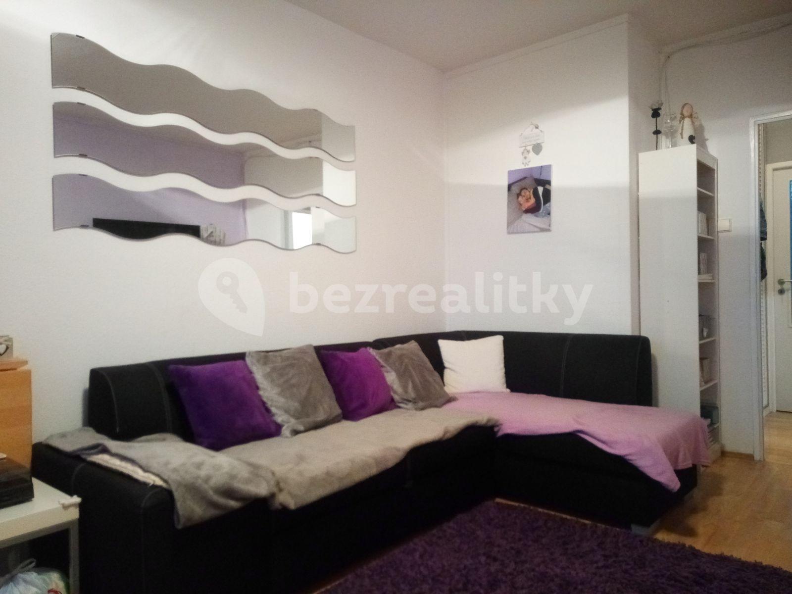 Pronájem bytu 3+1 60 m², Veltruská, Praha, Praha