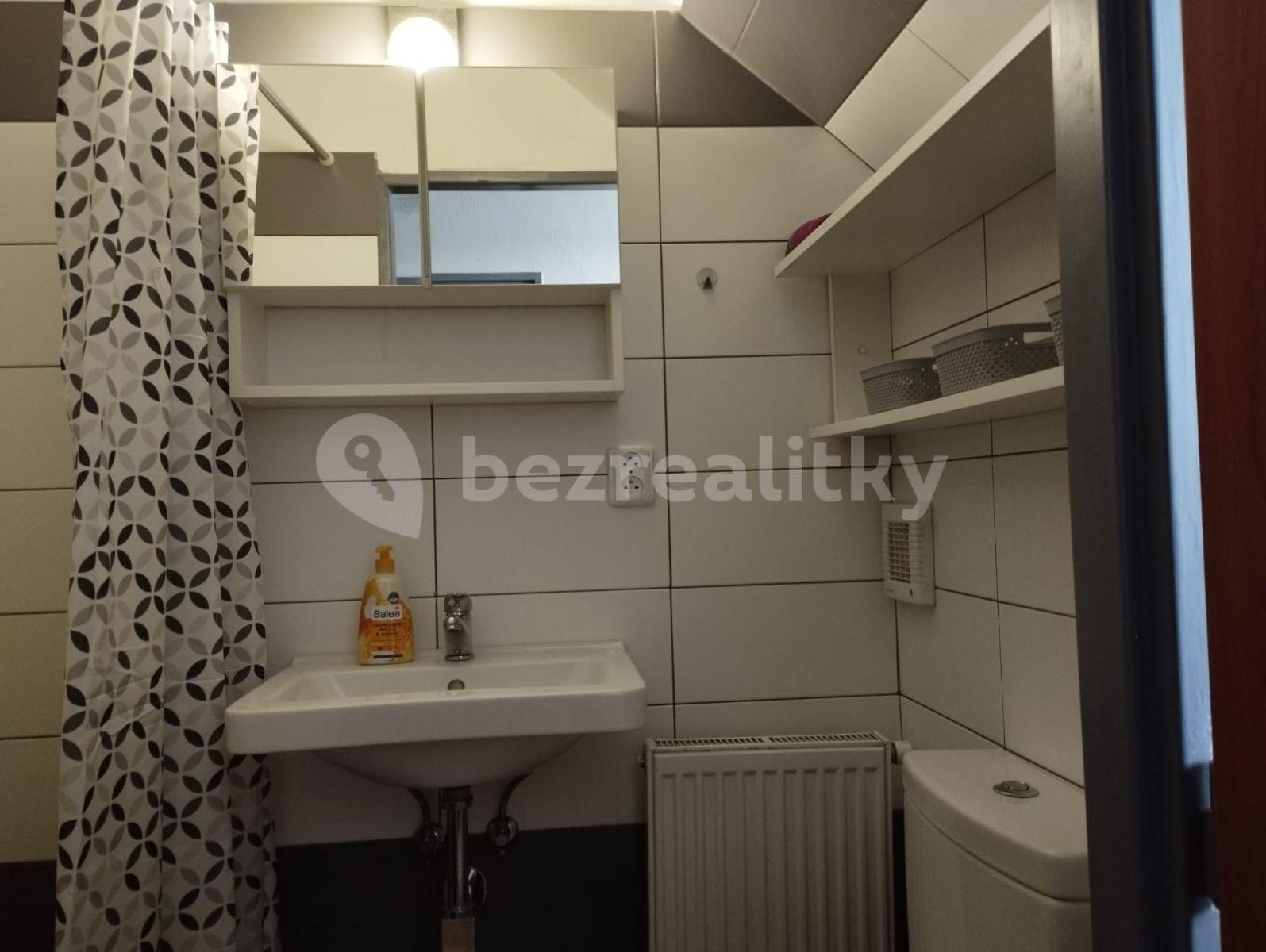 Pronájem bytu 2+kk 36 m², Na Okraji, Praha, Praha