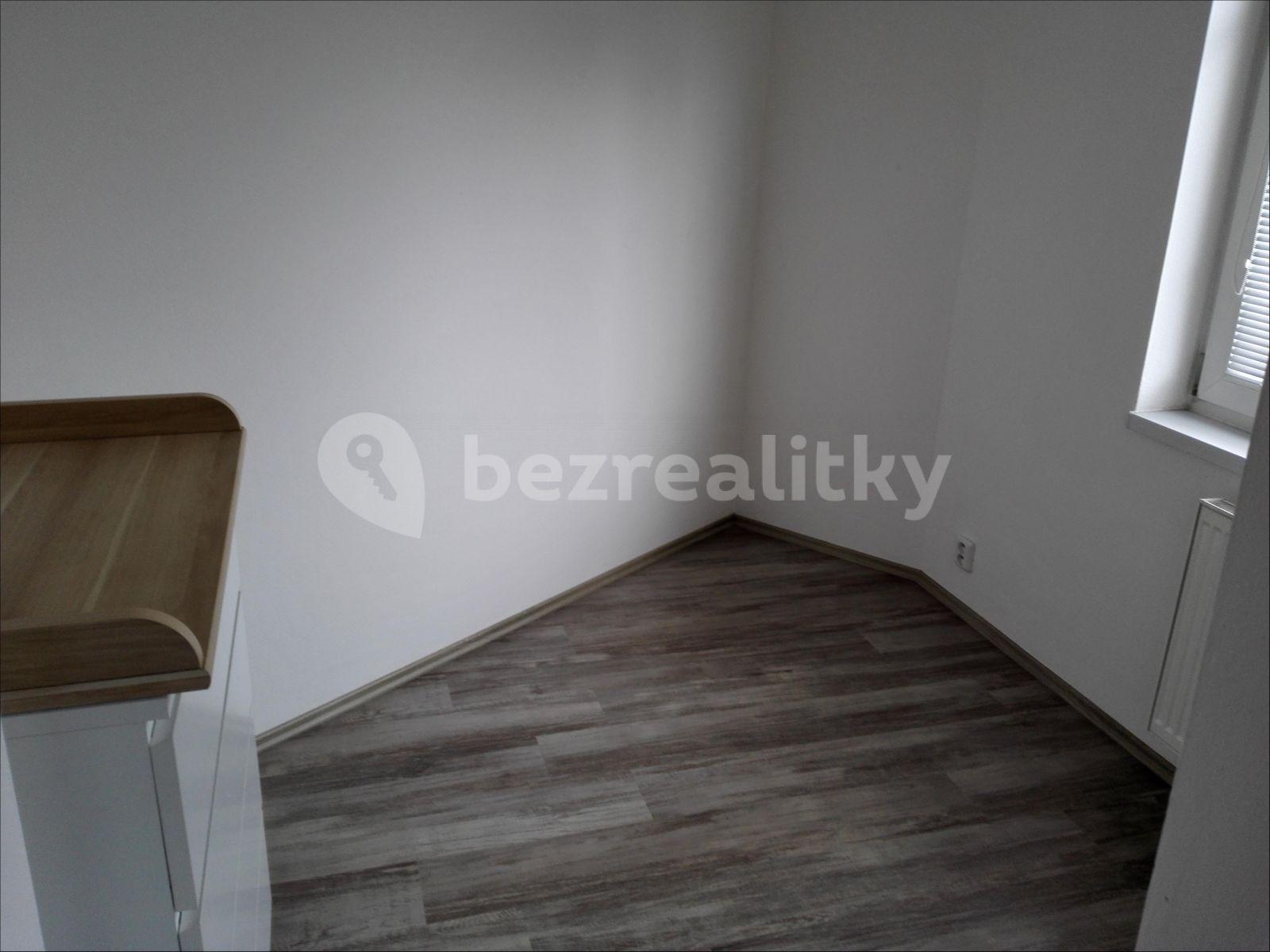 Pronájem bytu 2+1 61 m², náměstí V. Řezáče, Karlovy Vary, Karlovarský kraj