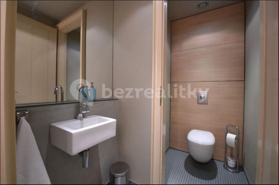 Pronájem bytu 2+kk 77 m², Rohanské nábřeží, Praha, Praha