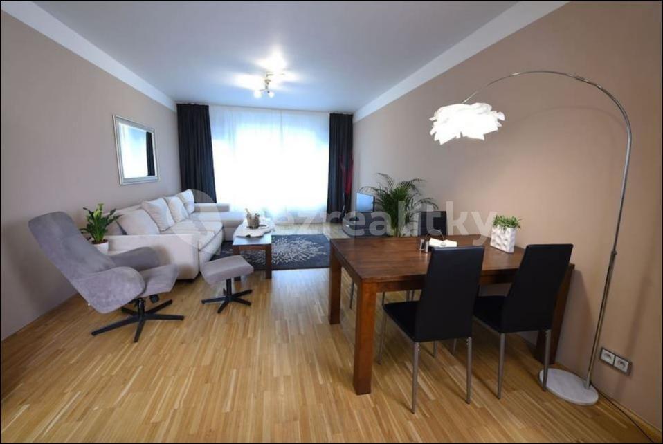 Pronájem bytu 2+kk 77 m², Rohanské nábřeží, Praha, Praha