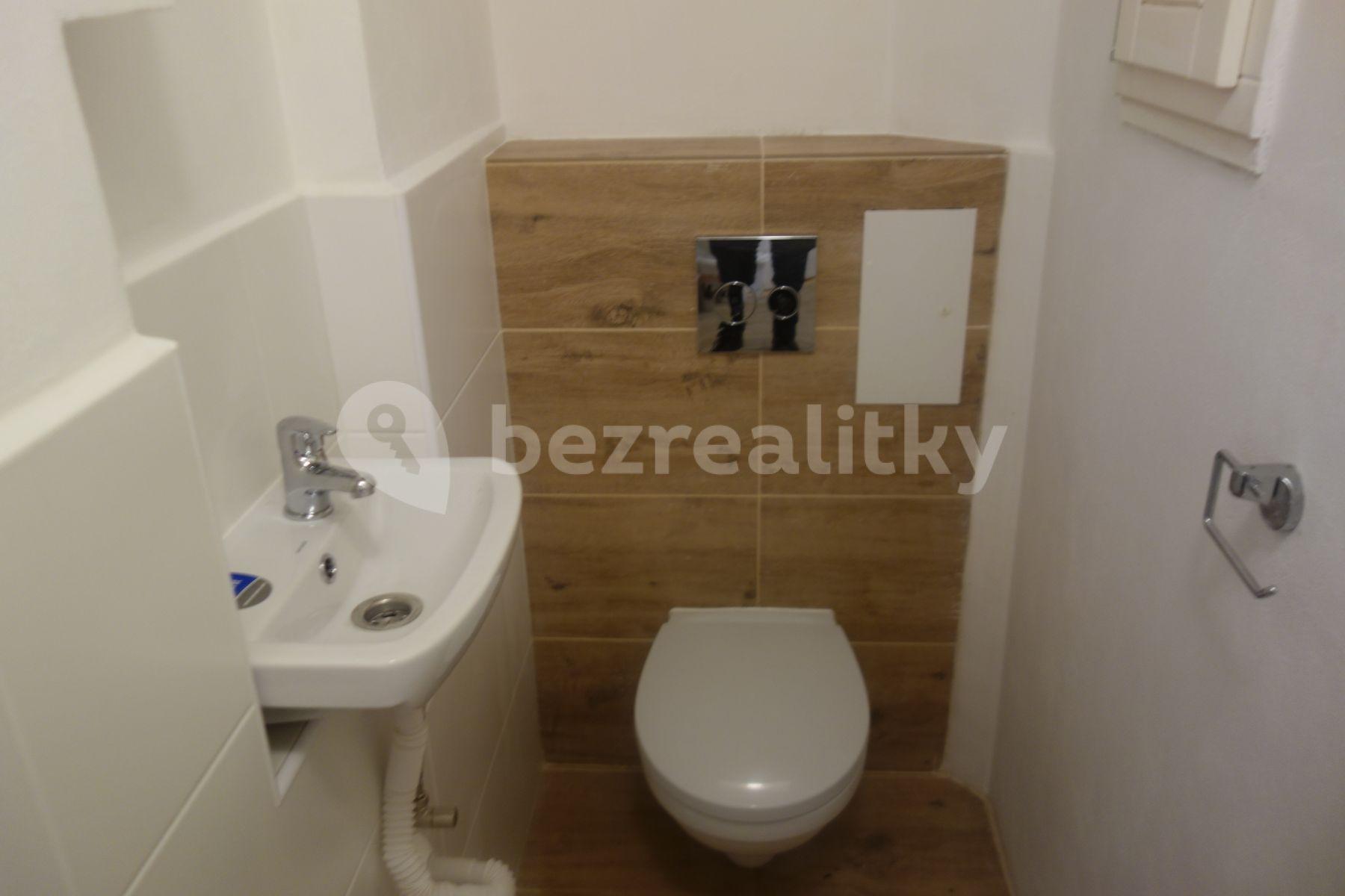 Pronájem bytu 2+kk 42 m², Biskupcova, Praha, Praha