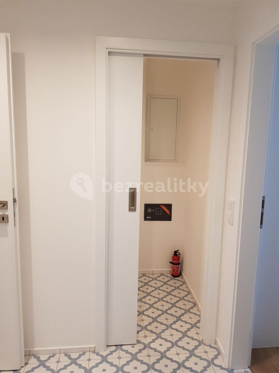 Pronájem bytu 2+kk 47 m², Pobřežní, Praha, Praha