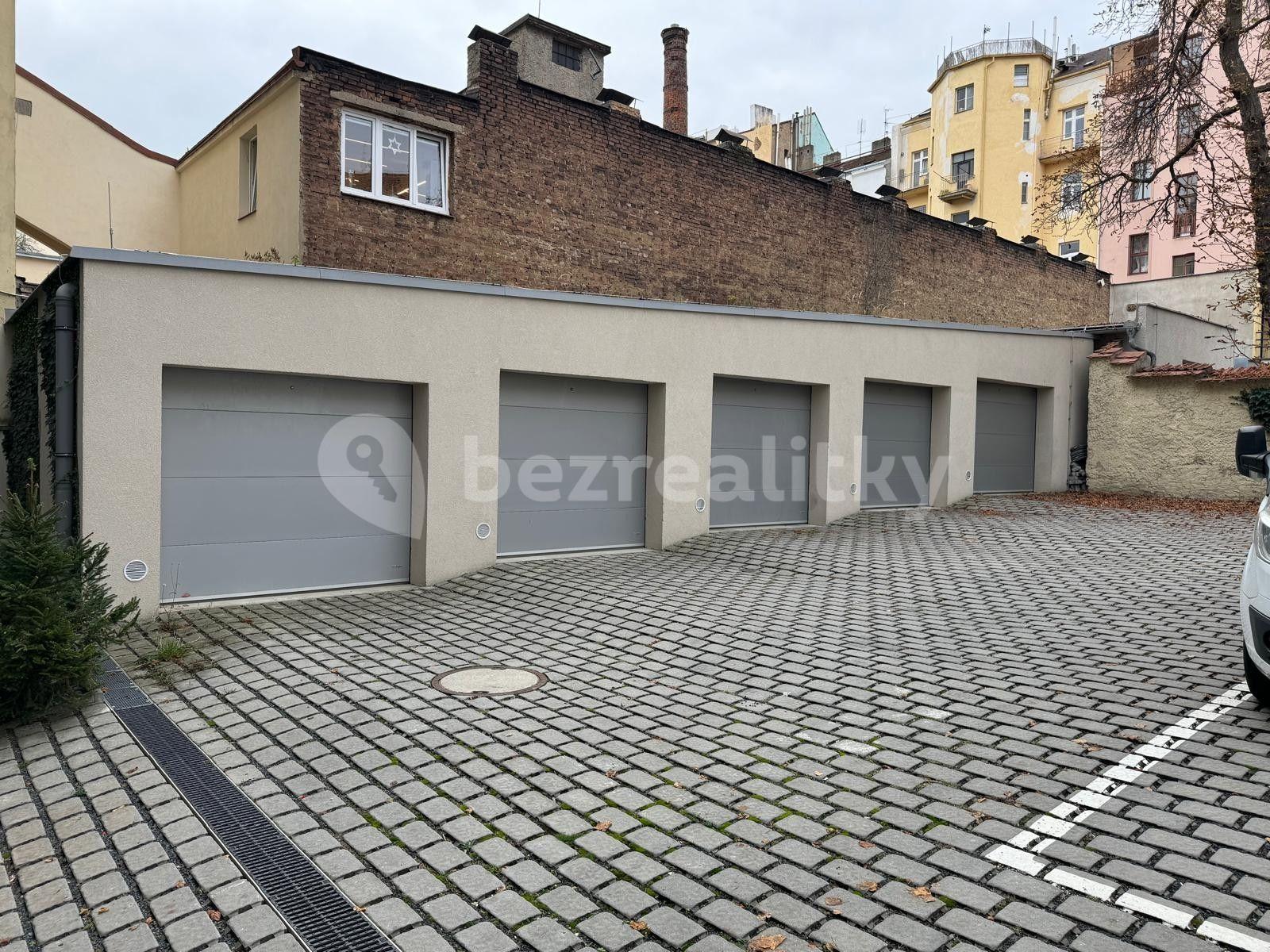 Pronájem garáže 15 m², Bořivojova, Praha, Praha