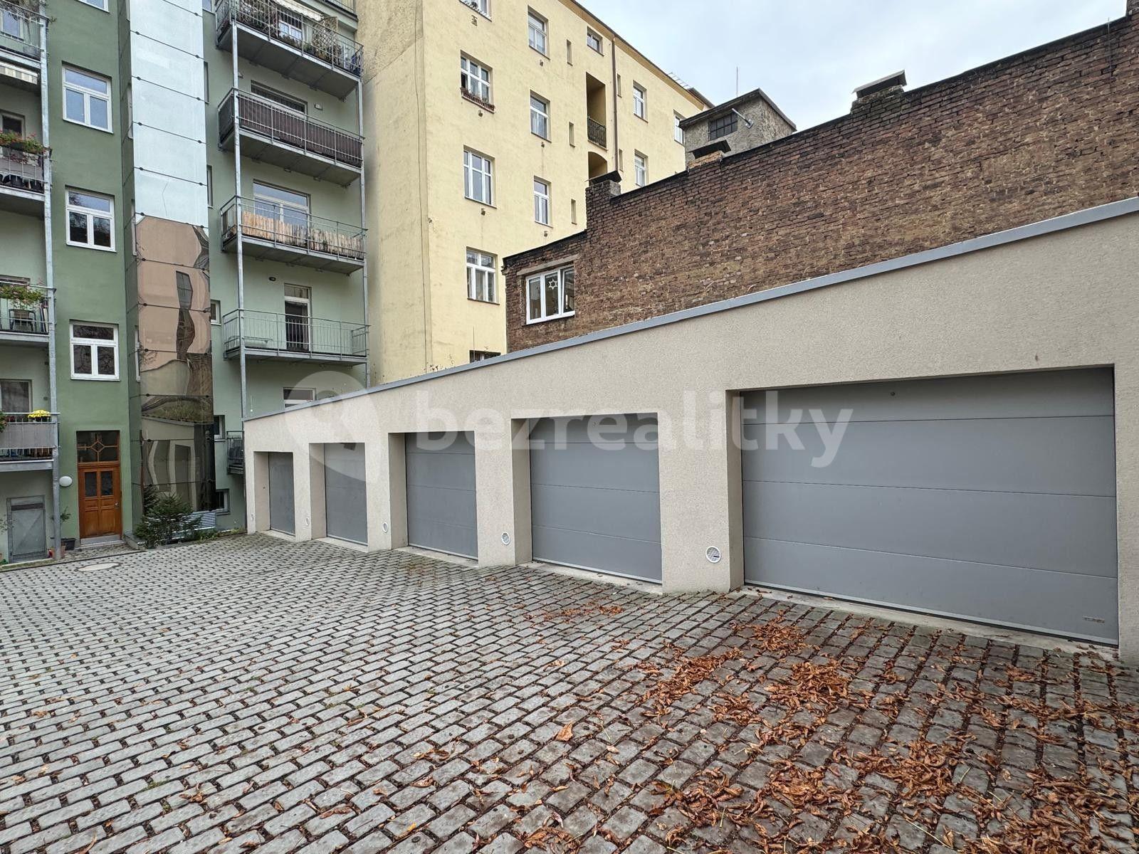 Pronájem garáže 15 m², Bořivojova, Praha, Praha