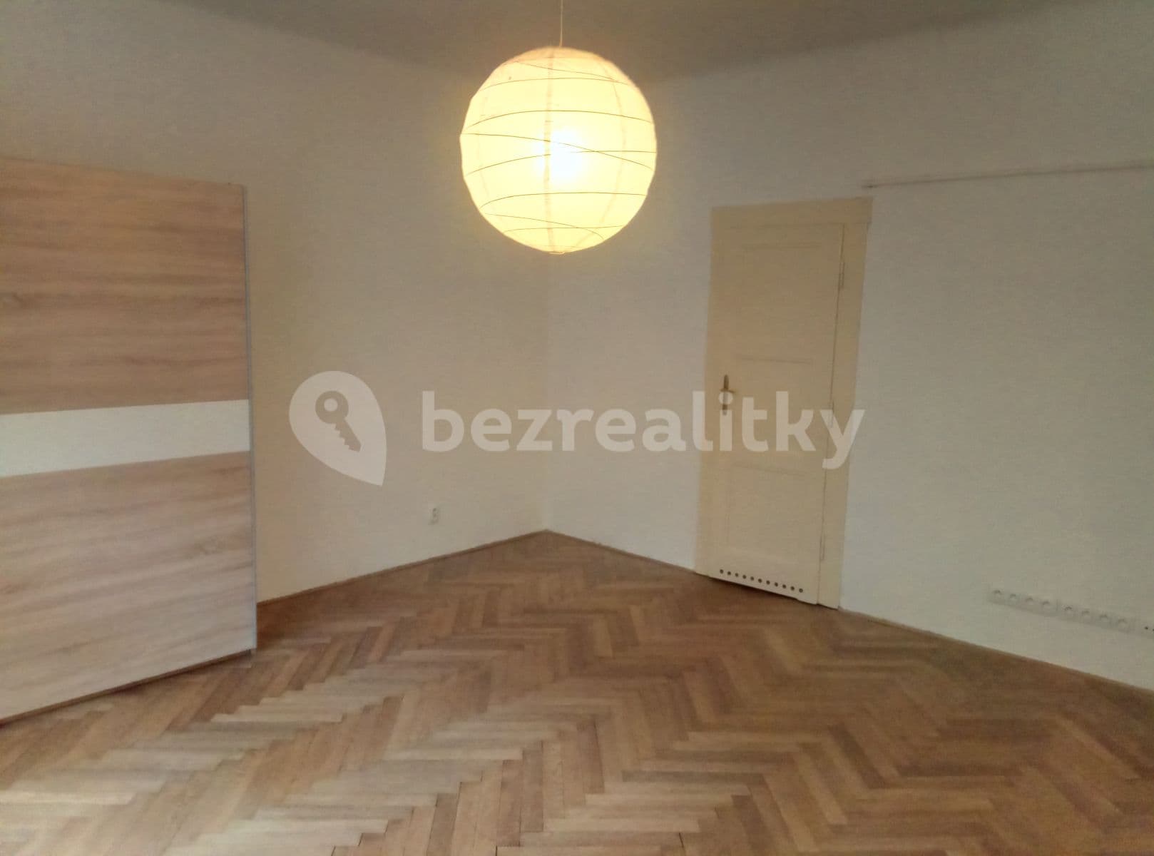Pronájem bytu 1+1 55 m², Žerotínova, Praha, Praha