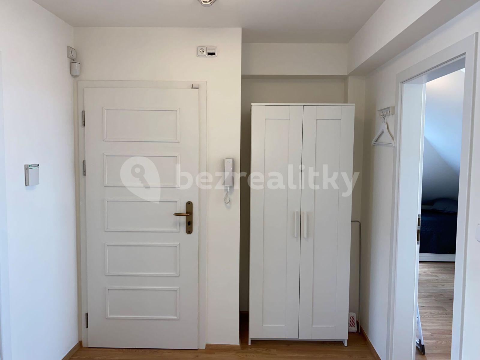 Pronájem bytu 3+kk 57 m², Průchova, Praha, Praha