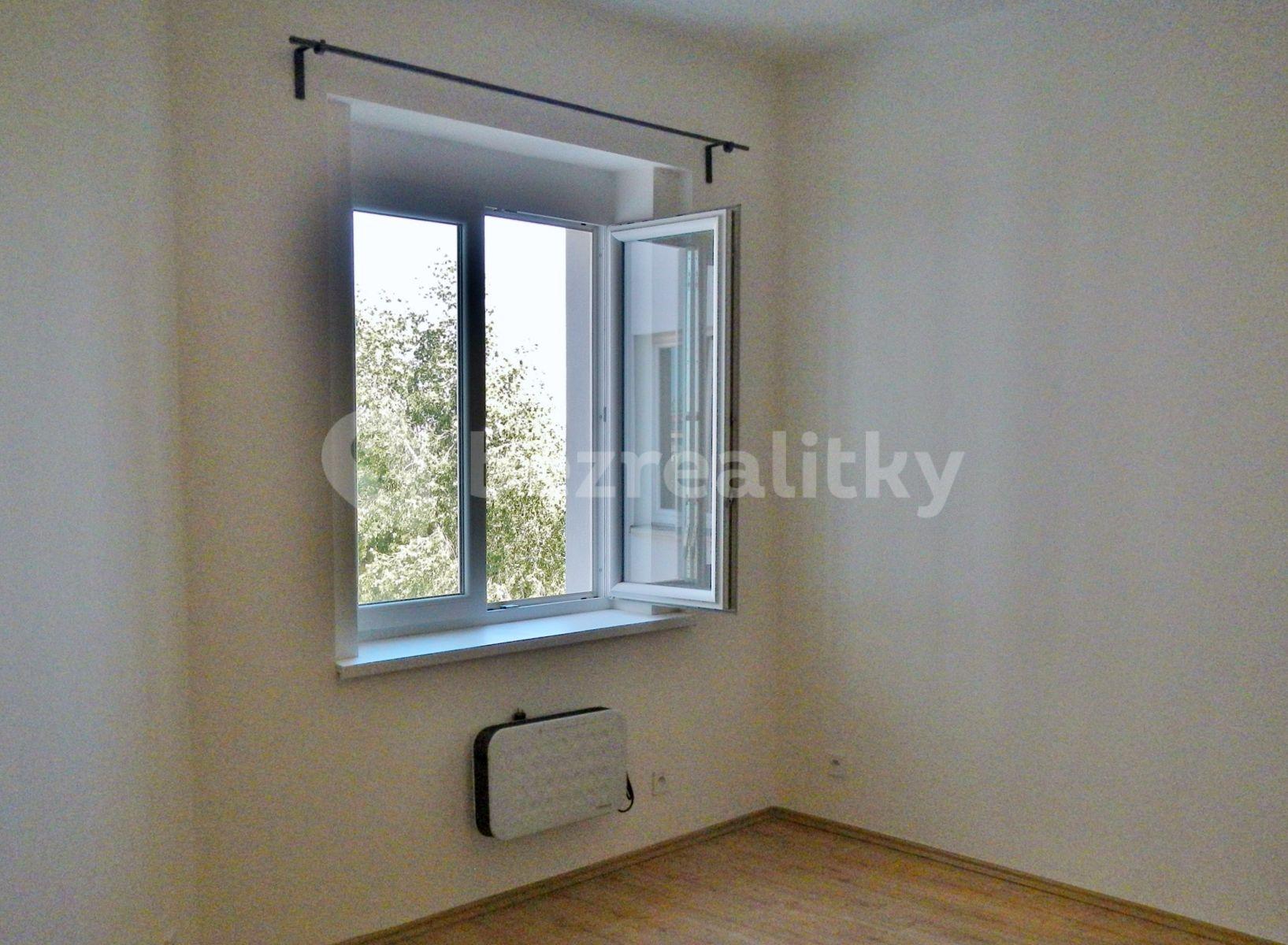 Pronájem bytu 1+kk 30 m², U Plynárny, Praha, Praha