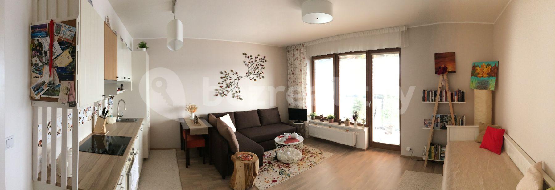 Pronájem bytu 1+kk 34 m², Plzeňská, Praha, Praha