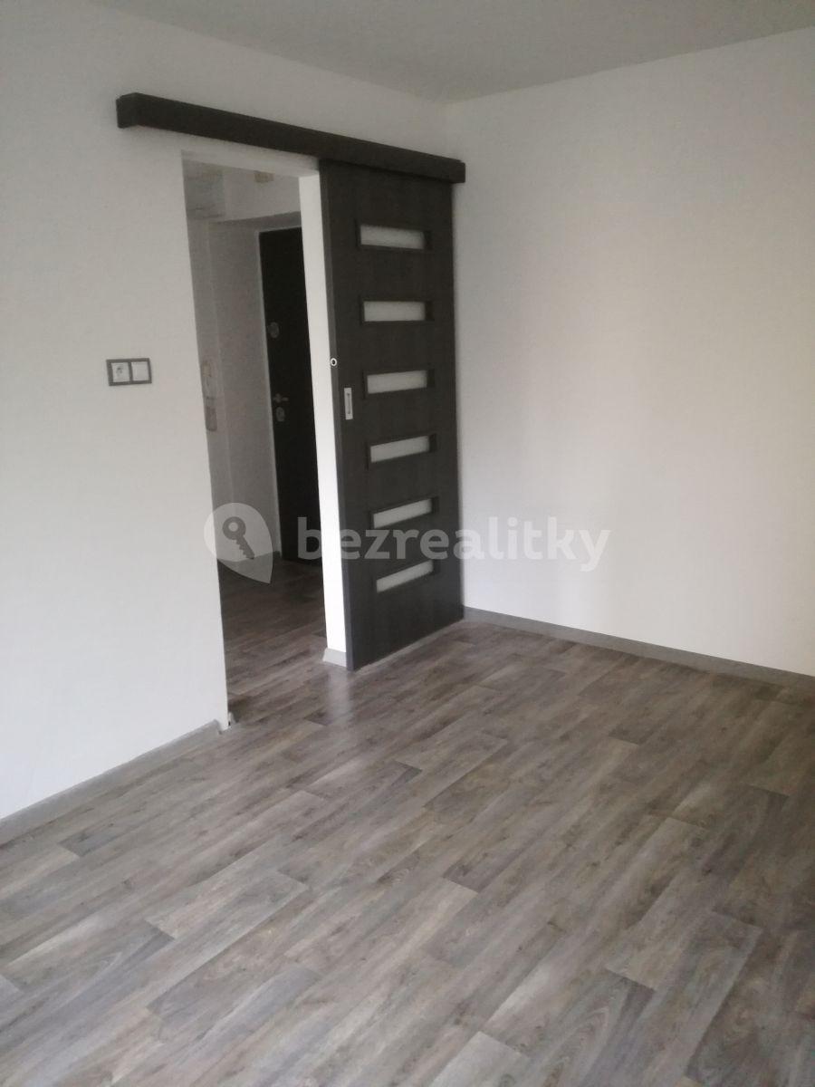 Pronájem bytu 1+1 28 m², Sklářská, Valašské Meziříčí, Zlínský kraj