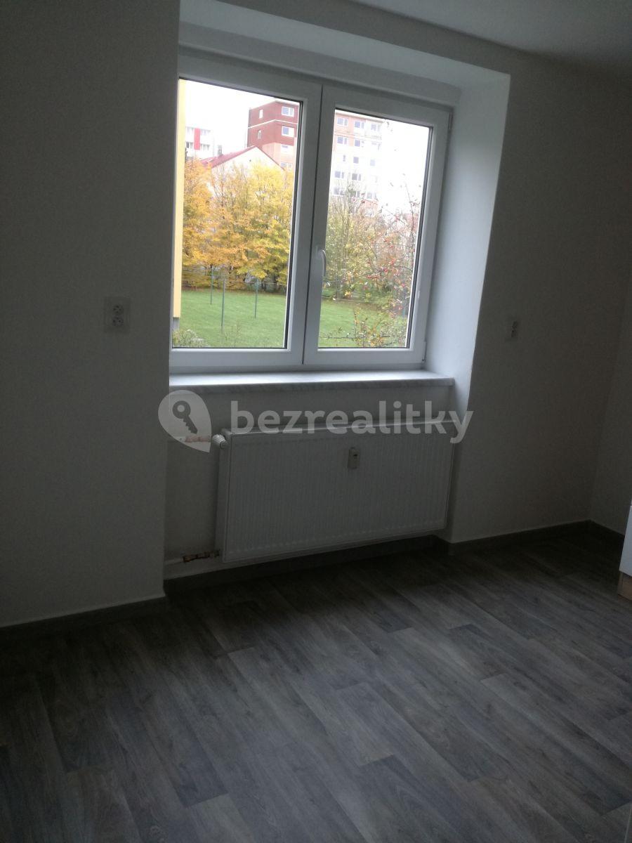 Pronájem bytu 1+1 28 m², Sklářská, Valašské Meziříčí, Zlínský kraj