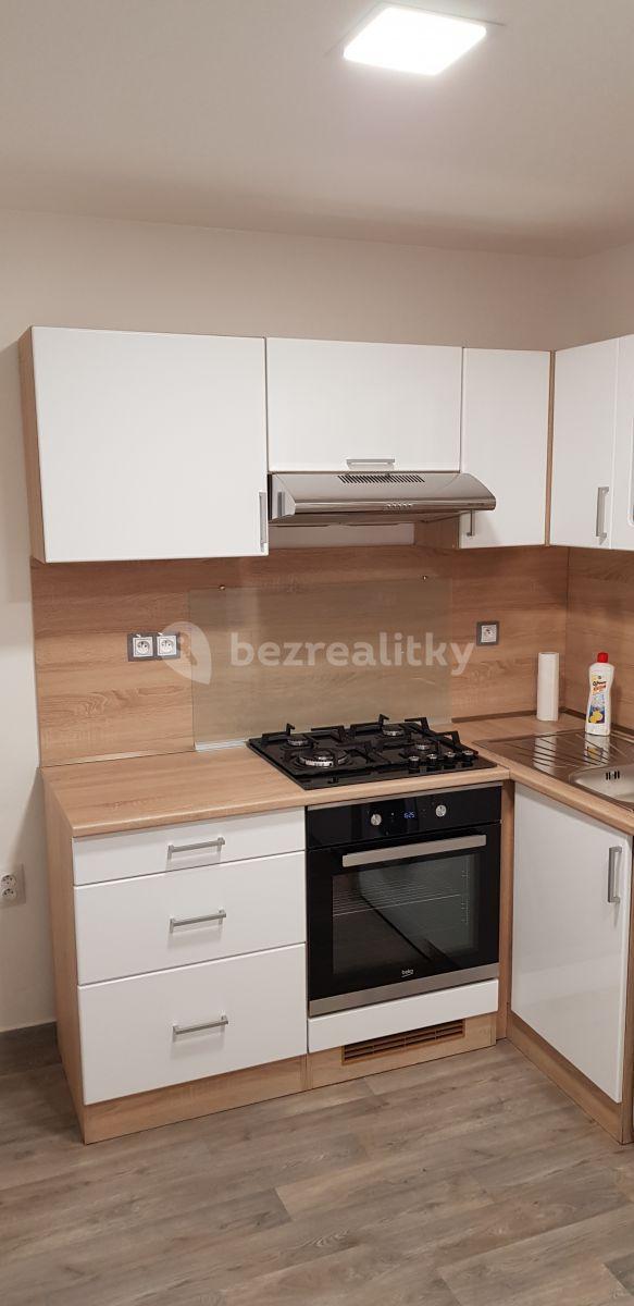 Pronájem bytu 1+1 28 m², Sklářská, Valašské Meziříčí, Zlínský kraj