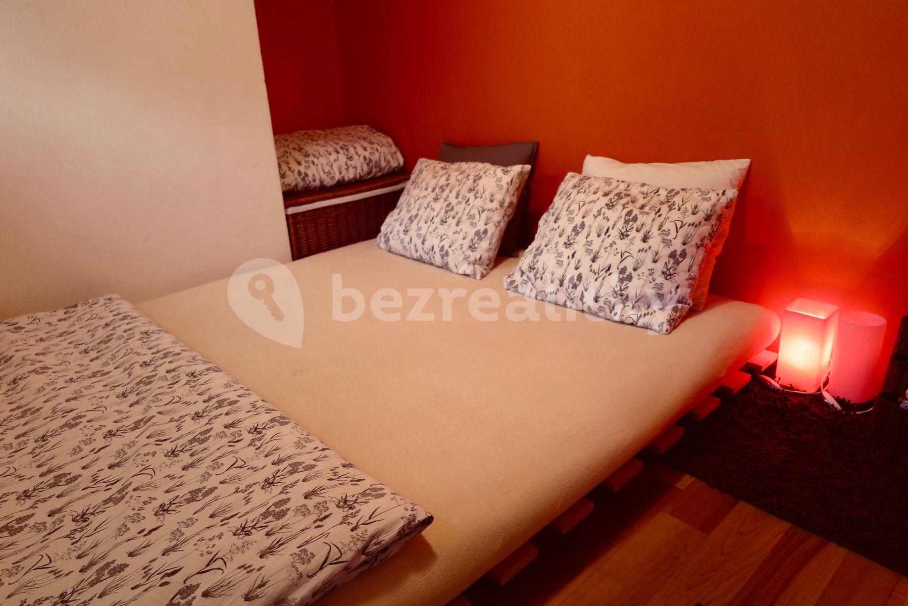 Pronájem bytu 2+kk 39 m², Ke Kapslovně, Praha, Praha