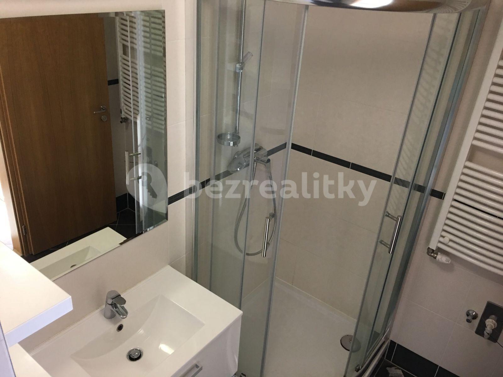 Pronájem bytu 1+kk 34 m², Sazovická, Praha, Praha