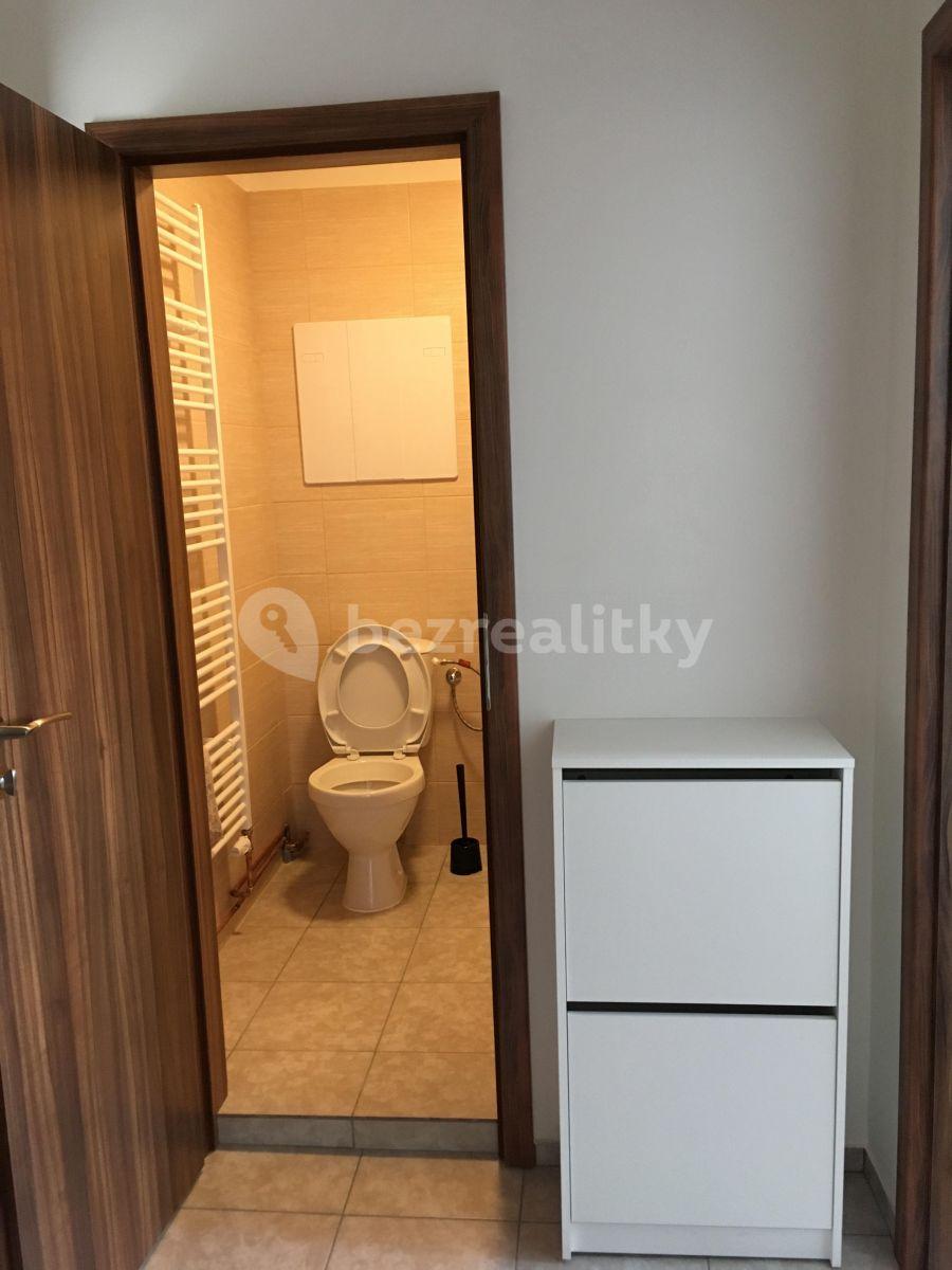 Pronájem bytu 1+1 32 m², Míru, Kladno, Středočeský kraj