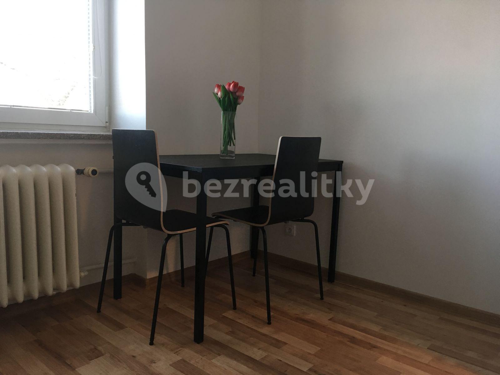 Pronájem bytu 1+1 32 m², Míru, Kladno, Středočeský kraj