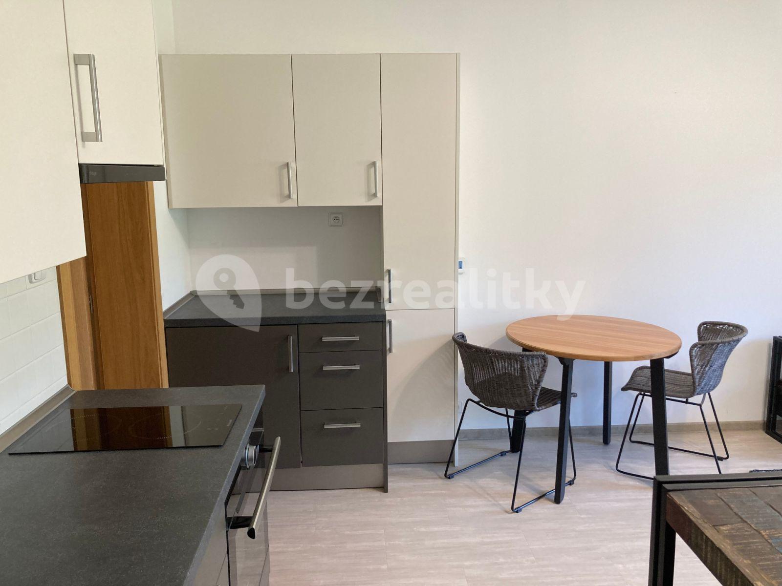 Pronájem bytu 1+kk 36 m², Lačnovská, Praha, Praha