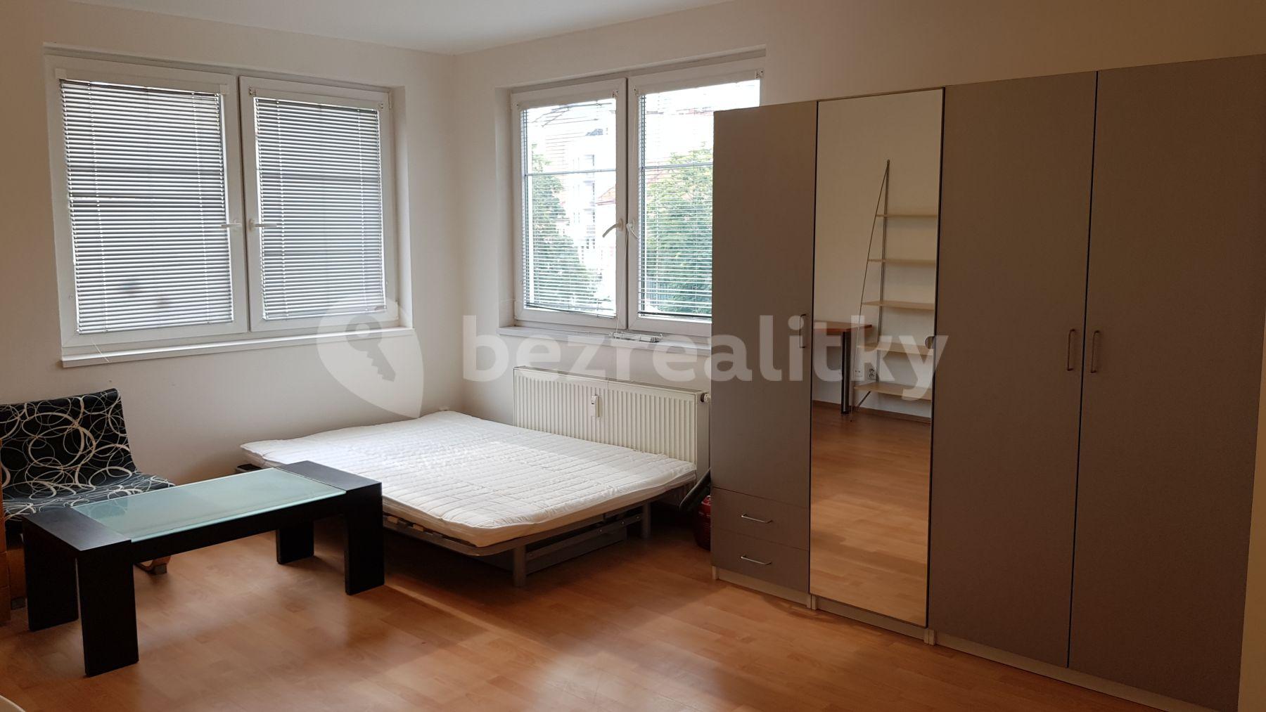 Pronájem bytu 1+kk 30 m², Braunerova, Praha, Praha