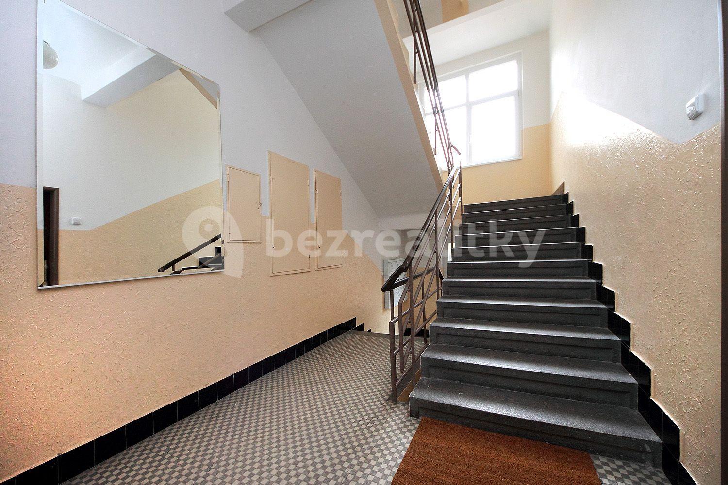 Pronájem bytu 1+kk 24 m², Přístavní, Praha, Praha