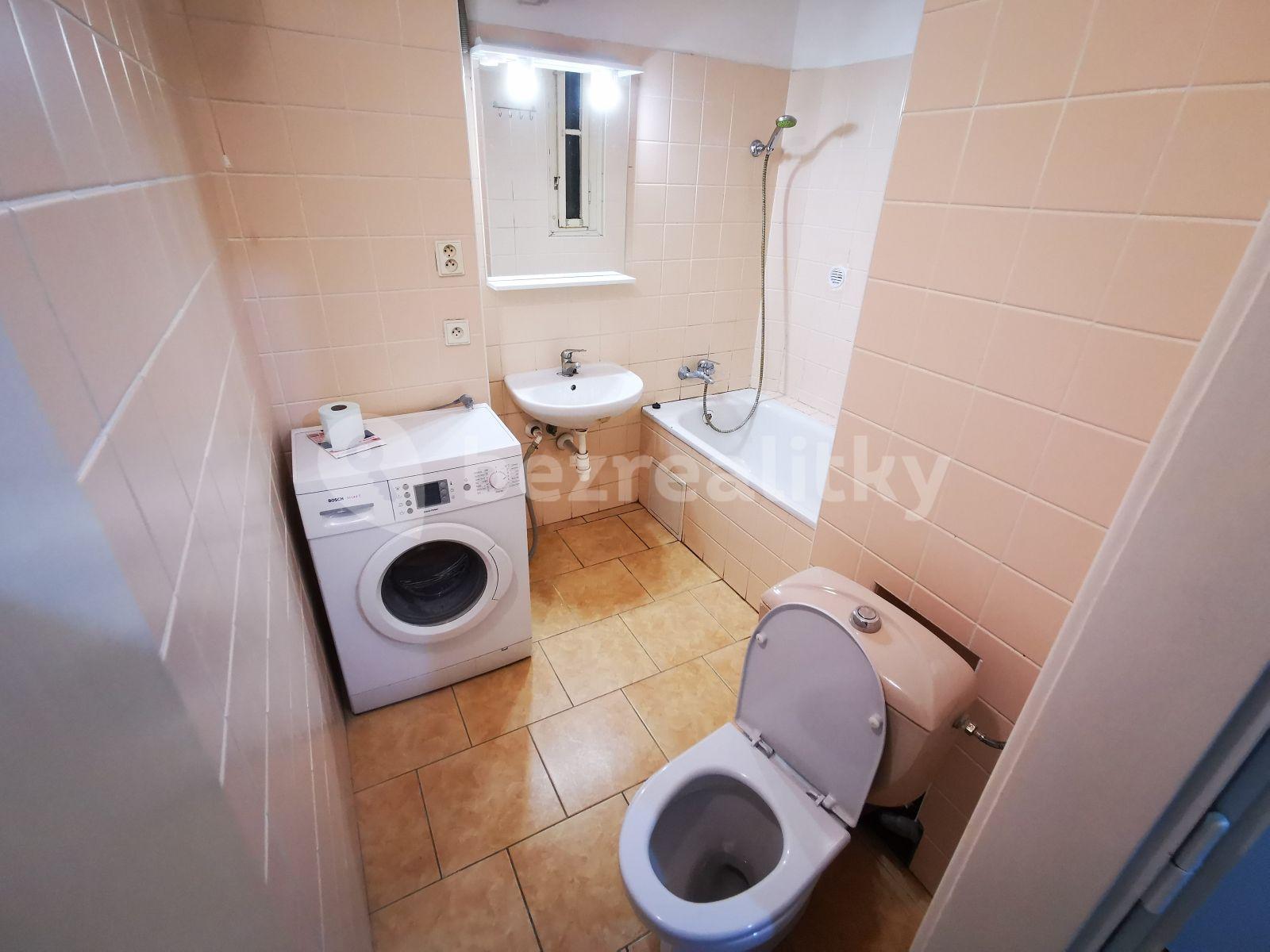 Pronájem bytu 2+1 45 m², V Háji, Praha, Praha