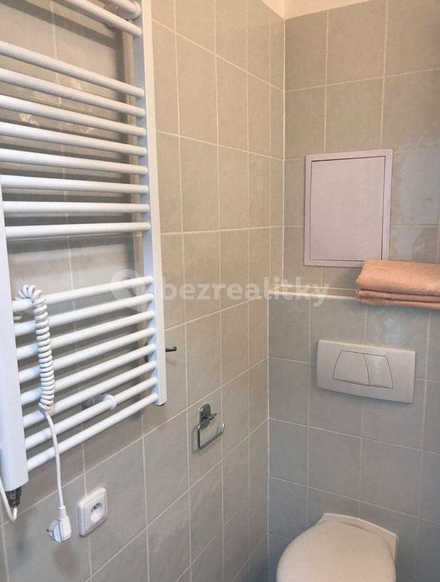 Prodej bytu 1+kk 17 m², Peroutkova, Praha, Praha