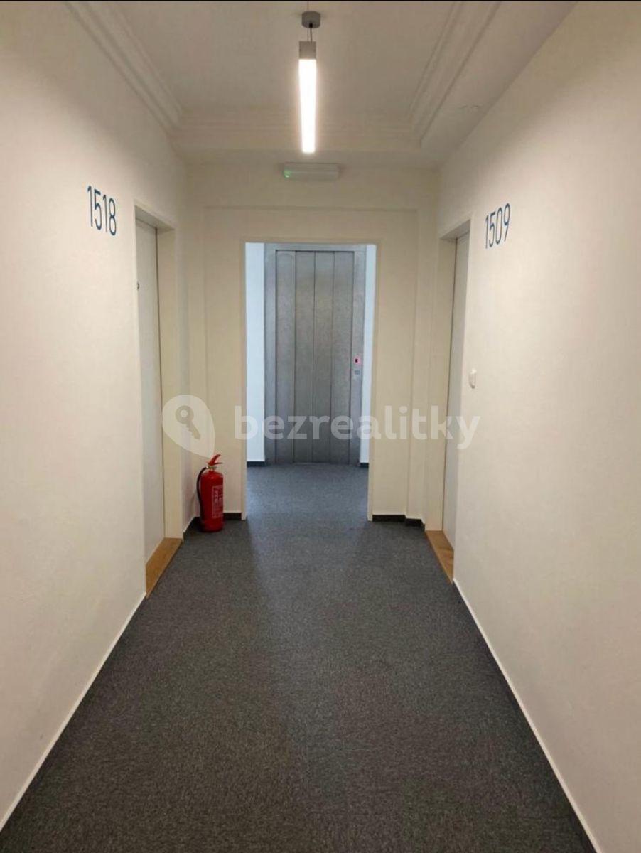 Prodej bytu 1+kk 17 m², Peroutkova, Praha, Praha