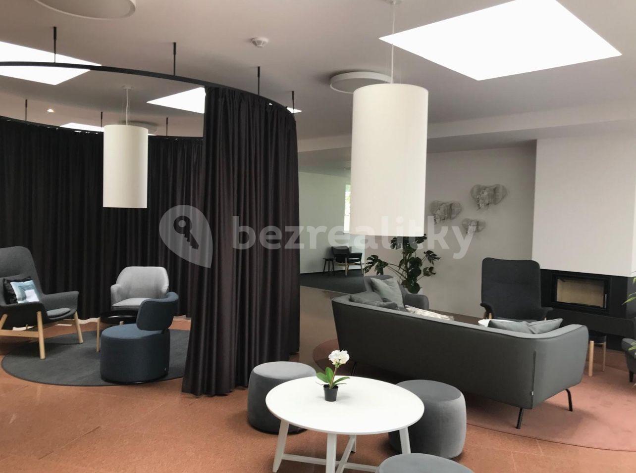 Prodej bytu 1+kk 17 m², Peroutkova, Praha, Praha