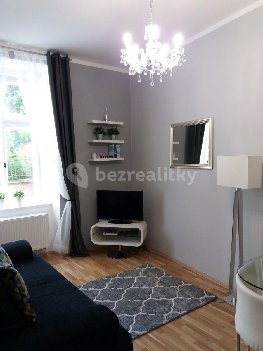 Pronájem bytu 2+kk 35 m², Varšavská, Praha, Praha