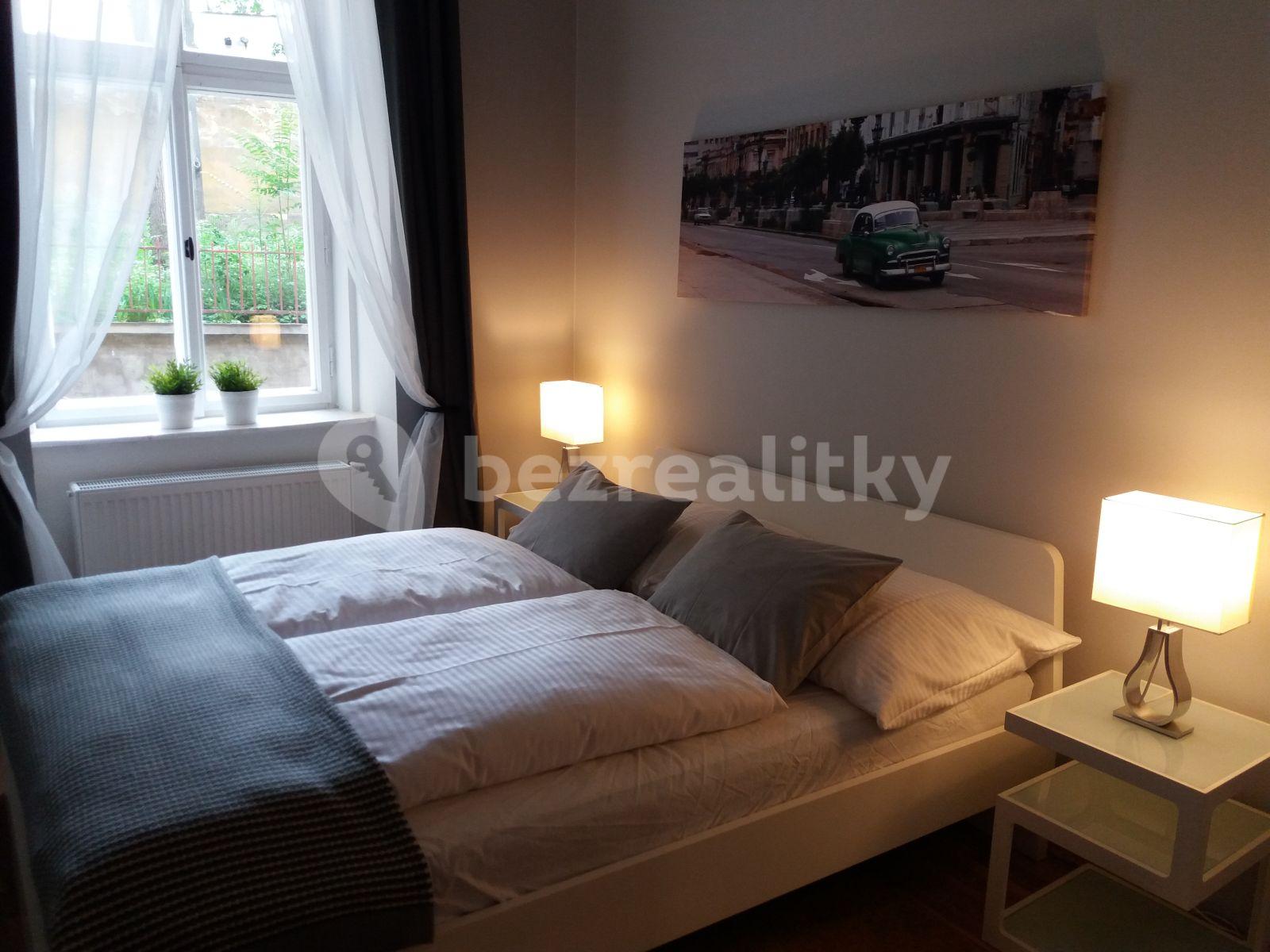 Pronájem bytu 2+kk 35 m², Varšavská, Praha, Praha