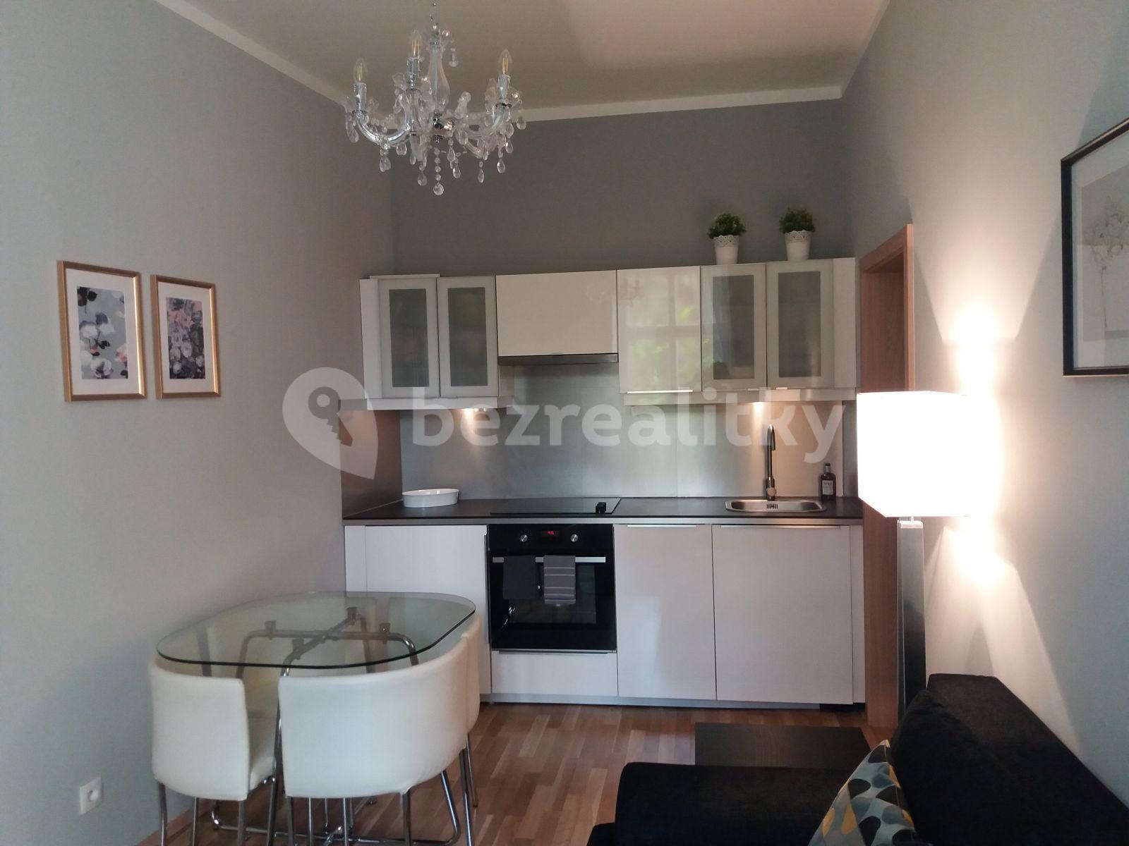 Pronájem bytu 2+kk 35 m², Varšavská, Praha, Praha