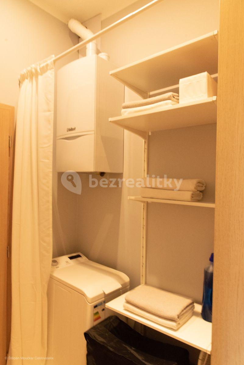 Pronájem bytu 2+kk 35 m², Varšavská, Praha, Praha