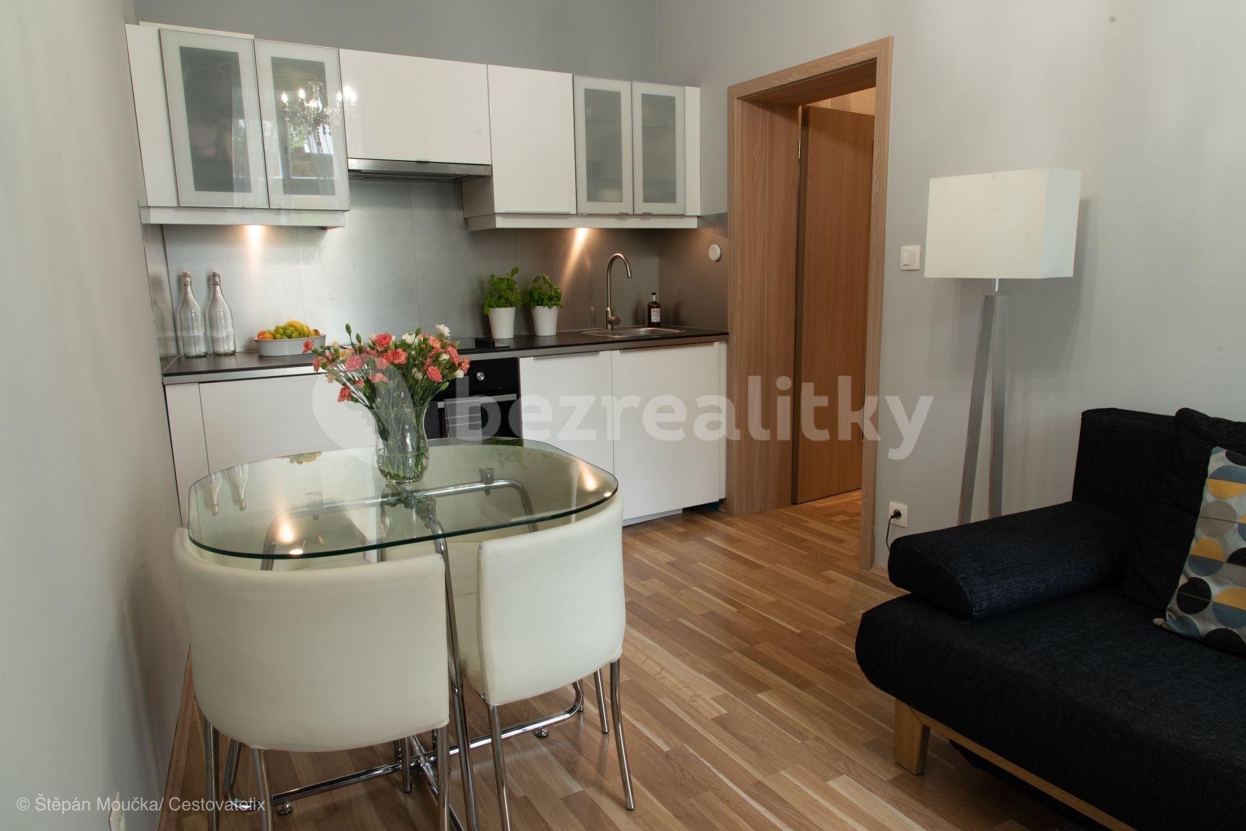 Pronájem bytu 2+kk 35 m², Varšavská, Praha, Praha